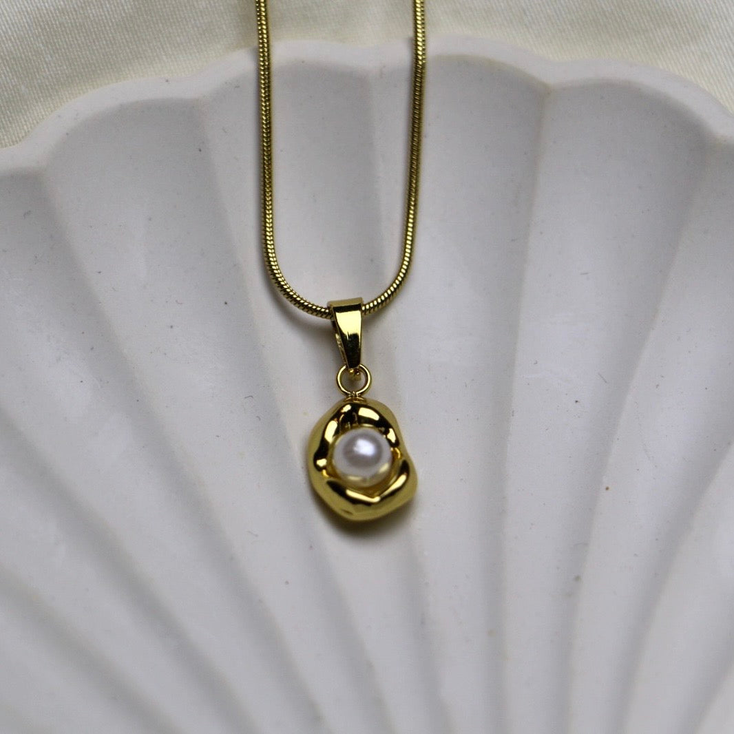 White Pearl Pendant