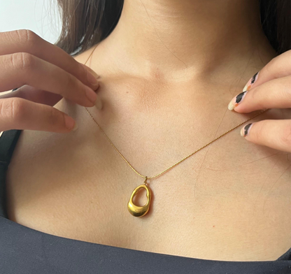 Ova-Golden Pendant