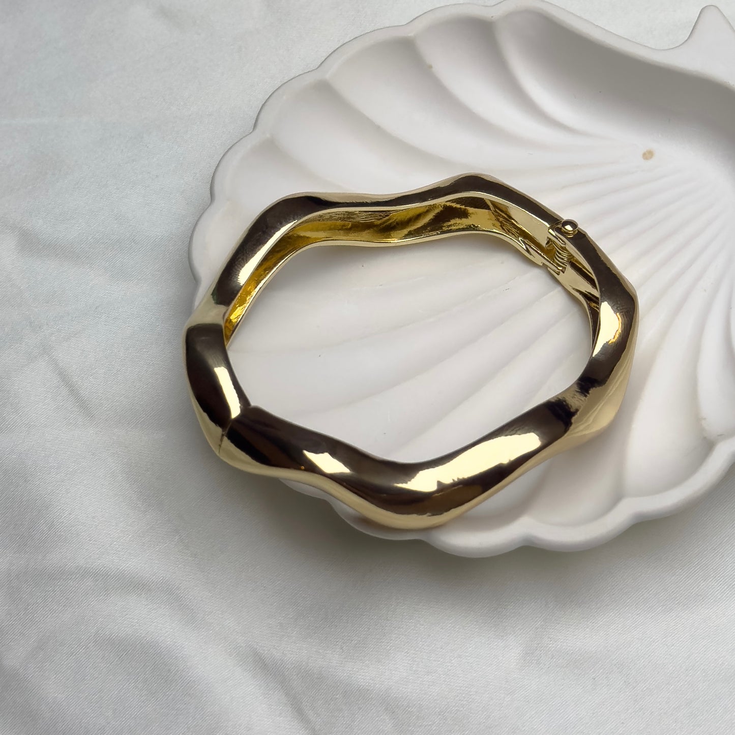 Wavy Chunky Bracelet