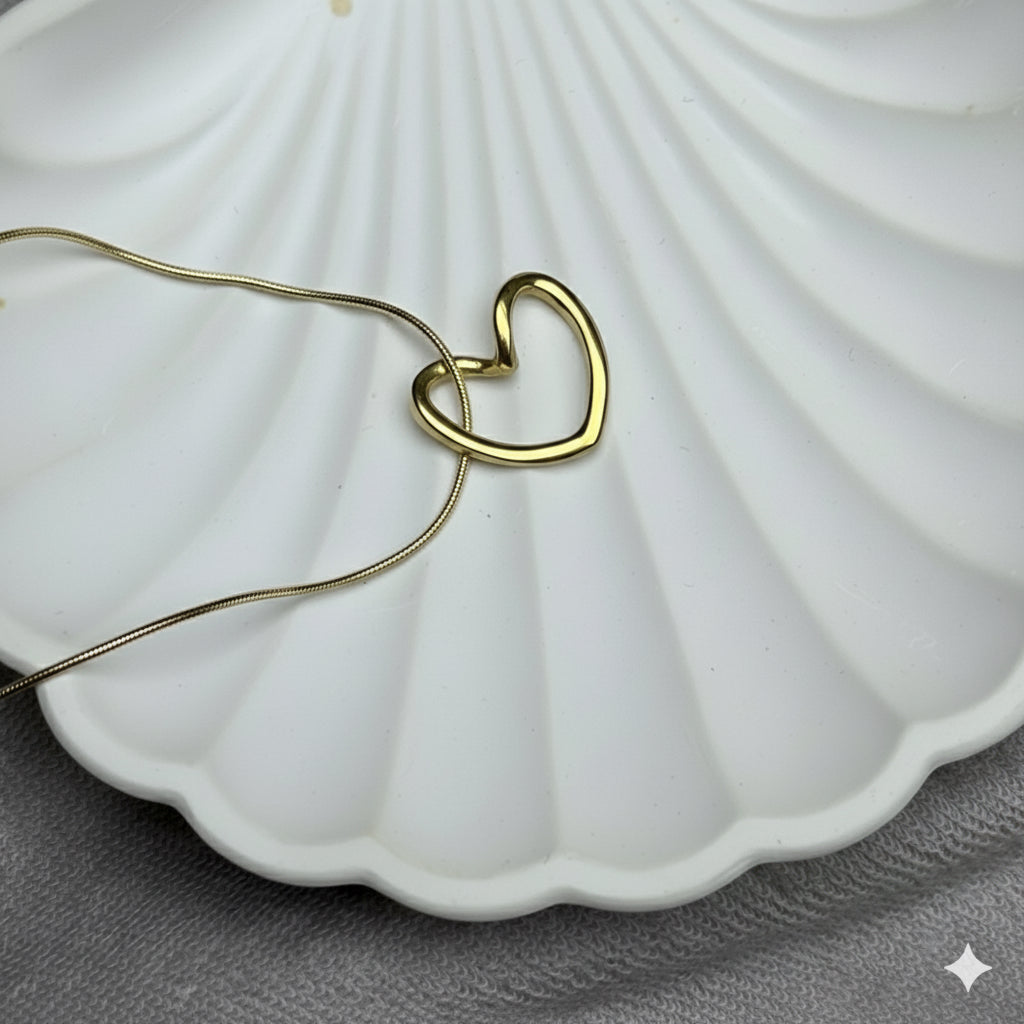 Minimal Heart Pendant